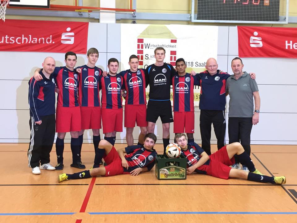 A-Junioren des FC Saalfeld gewinnen Männerturnier