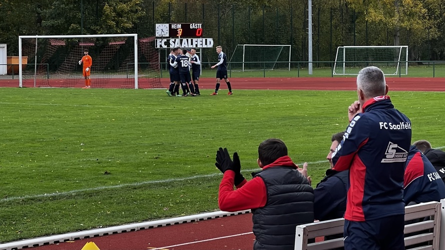 FC Saalfeld mit solider Leistung zum klaren Heimerfolg